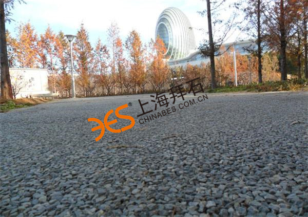 露骨料透水混凝土.jpg 露骨料透水混凝土.jpg
